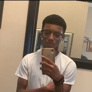 Meet your Posher, Adrien